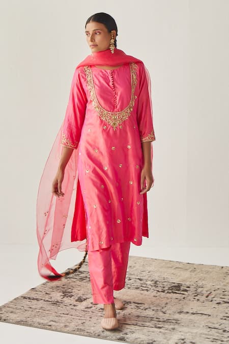 Esha Arora Peach Silk Hand Embroidered Cutdana Round Neck Flower Zardozi Work Kurta Set 