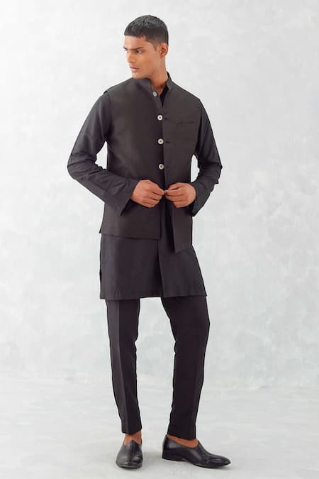 Devnaagri Linen Satin Bundi With Kurta Set 