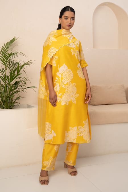 Arcvsh By Pallavi Singh Yellow Chanderi Embroidery Round Neck Flower Vine Print Kurta Set 