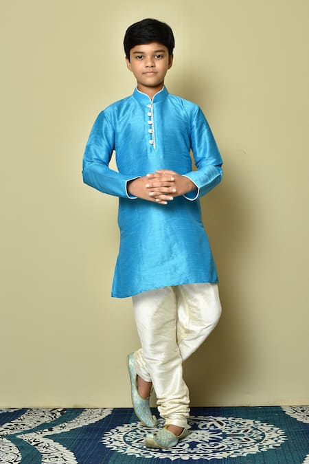 Arihant Rai Sinha Mandarin Collar Solid Kurta 