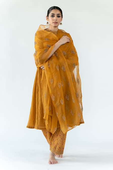 Nirjara Yellow Organza Silk Embroidered Glass Beads Nikhat Odhani  