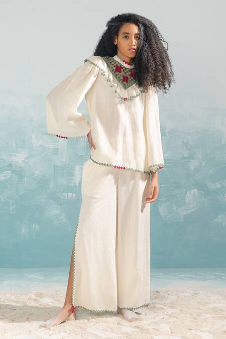 Ikai Ivory 100% Cotton Embroidery Applique And Cutwork High Nile Yoke Top 