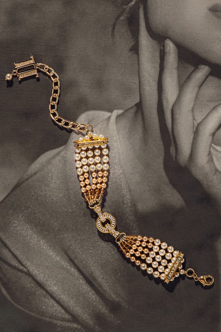 Tarun Tahiliani Pearl String O Bracelet 