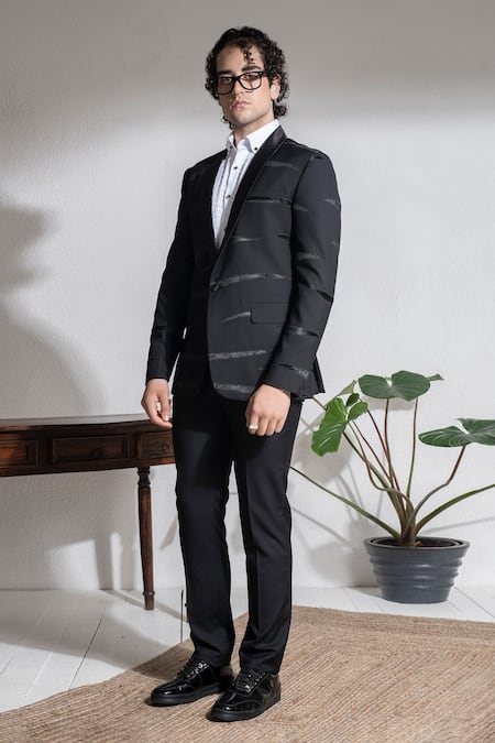 Abkasa Black Terrycloth Embroidery Causeway Textured Coat And Trouser Set 