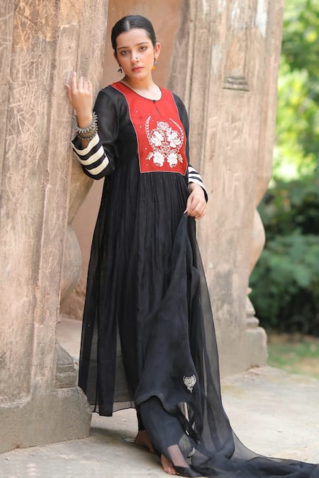 Raiman Black Chanderi Embroidered Floral Round Kurta Set  