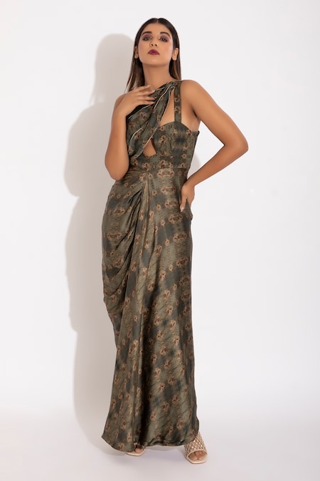 Pre-stitched Rose Gold Saree Gown | Saree gown, Green velvet skirt, Indian  bridal outfits