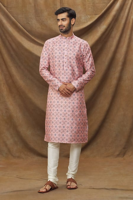 Samyukta Singhania Pink Kurta Jacquard Banarasi Silk Embroidered Thread Floral Pattern Set 