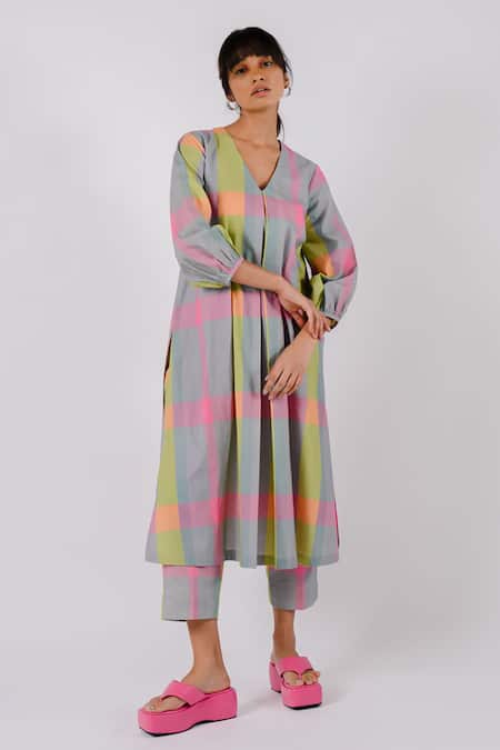 Tussah By Siddhi Shah Multi Color Cotton Checkered V Neck Box Pleat Kurta With Pant  