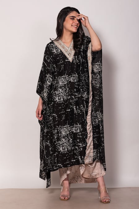 Vara by Vibha n Priti Abstract Dot Print Kaftan With Drape Skirt 