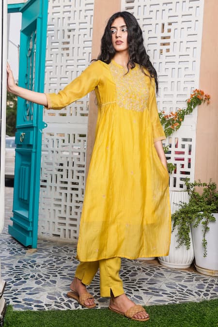 TATWA Sequin Placement Embroidered Kurta & Pant Set 