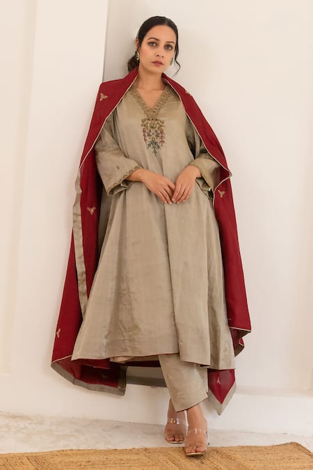 Pairaahan Kurta Set With Chanderi Contrast Dupatta 