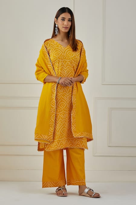 Musal Yellow 100% Cotton Printed Bandhani V Neck Peeliya Kurta Pant Set 