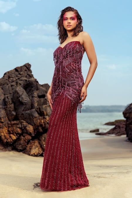 Full Sleeves Velvet Fish Cut Embellished Gown (Burgundy) – Titrit store