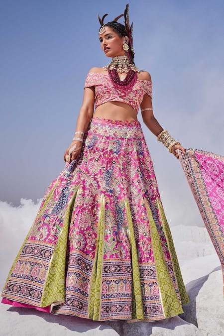 Olive green & light pink !! #pink #green #bridallehenga #indian #2018  #modern #latest #designer #royal #… | Indian bridal outfits, Indian bridal  dress, Indian bride