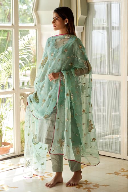 Atelier Shikaarbagh V-Neck Kurta Pant Set 