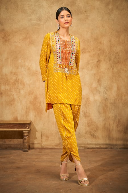 Aditi Somani Yellow Modal Satin Print Bandhani Round Neck Pattern Short Kurta With Dhoti Pant 