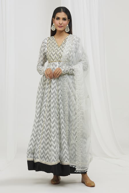 Yuvraani Jaipur_Black Silk, Organza, Satin Chevron Handblock Print Anarkali With Dupatta _Online_at_Aza_Fashions