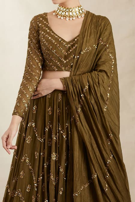 Buy Astha Narang Green Chanderi Silk Embroidery, Cut Work, Sequins Chevron Bridal Lehenga Set Buy_Astha Narang_Green Chanderi Silk Embroidery, Cut Work, Sequins Chevron Bridal Lehenga Set