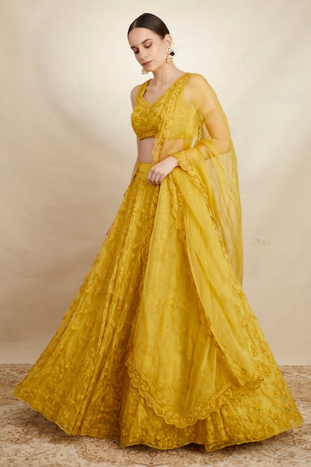 Buy_Astha Narang_Yellow Organza Floral V Neck Embroidered Bridal Lehenga Set _Online_at_Aza_Fashions