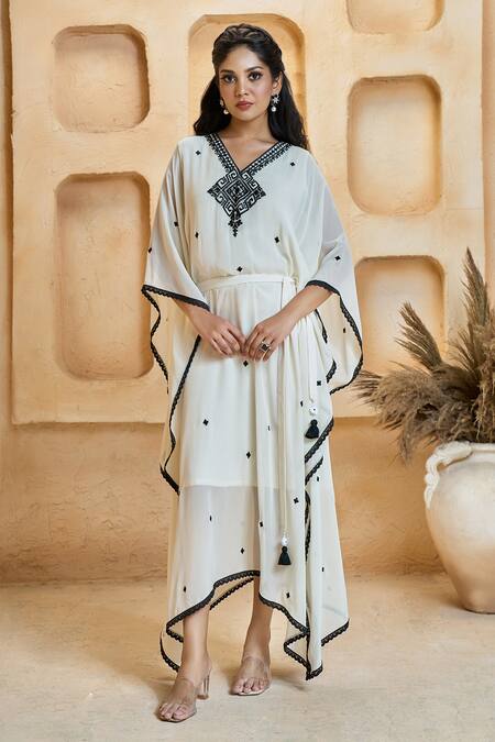 Shop Aariyana Couture Off White Viscose, Georgette, Taffeta Geometric Thread Embroidered Kaftan Shop_Aariyana Couture_Off White Viscose, Georgette, Taffeta Geometric Thread Embroidered Kaftan