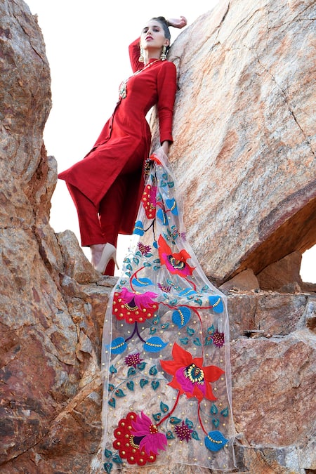 Xoxo Apurva Red Raw Silk Mandarin Collar Kurta Set Online at Aza Fashions Xoxo Apurva_Red Raw Silk Mandarin Collar Kurta Set _Online_at_Aza_Fashions