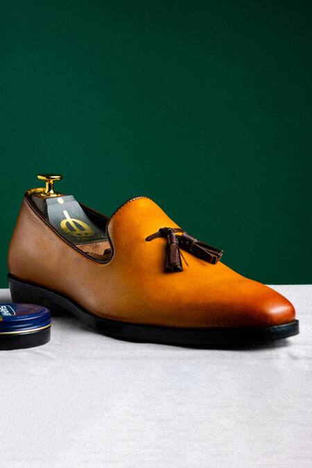 Oblum_Brown Handcrafted Tasseled Falaknuma Loafers_Online_at_Aza_Fashions