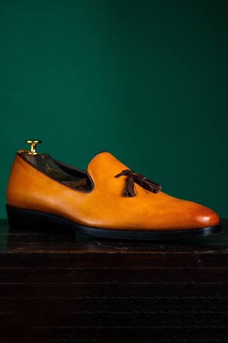 Shop_Oblum_Brown Handcrafted Tasseled Falaknuma Loafers_Online_at_Aza_Fashions