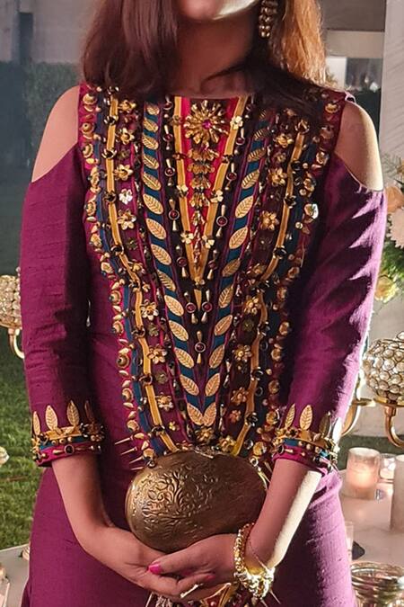 Xoxo Apurva Maroon Raw Silk Round 3d Embroidered Tunic at Aza Fashions Xoxo Apurva_Maroon Raw Silk Round 3d Embroidered Tunic _at_Aza_Fashions