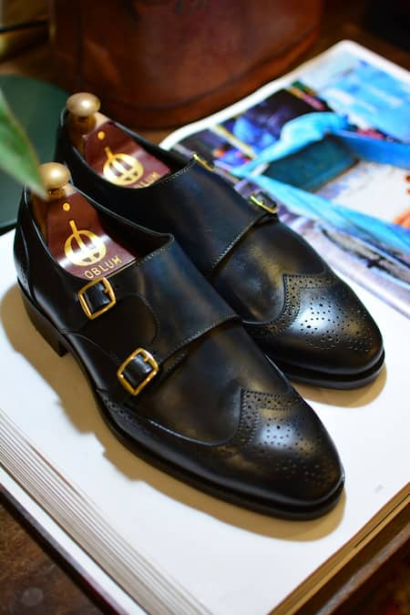 Monk strap wingtip top shoes