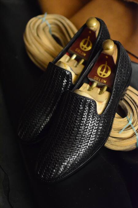 Shop Oblum Black Woven Falaknuma Shoes at Aza Fashions Shop_Oblum_Black Woven Falaknuma Shoes_at_Aza_Fashions