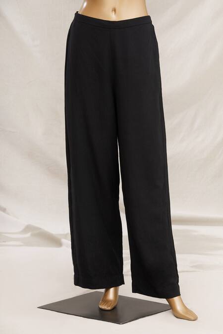 Buy_Anamika Khanna_Black Floral Embroidered Kurta Set_Online_at_Aza_Fashions