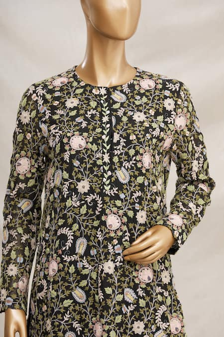 Shop_Anamika Khanna_Black Floral Embroidered Kurta Set_Online_at_Aza_Fashions