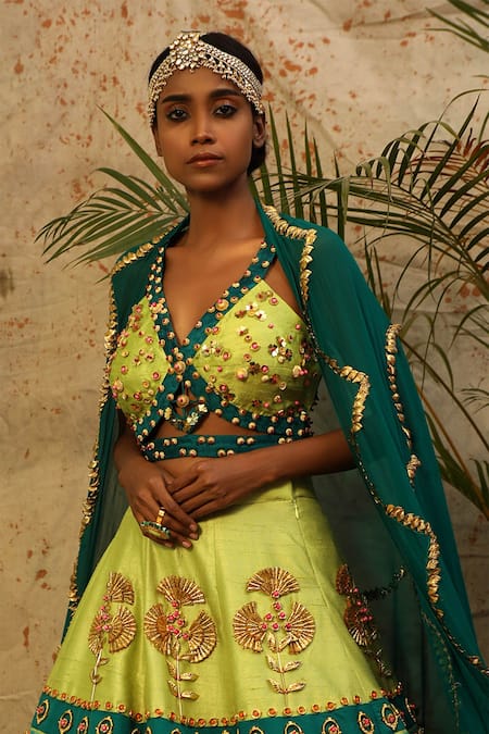 Xoxo Apurva Green Raw Silk V Neck Embroidered Lehenga Set Online at Aza Fashions Xoxo Apurva_Green Raw Silk V Neck Embroidered Lehenga Set _Online_at_Aza_Fashions