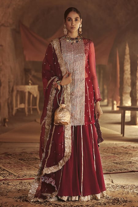 Itrh Maroon Silk Organza Kurta Set