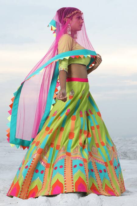 Buy Xoxo Apurva Green Silk Chanderi U Neck Embroidered Lehenga Set Online at Aza Fashions Buy_Xoxo Apurva_Green Silk Chanderi U Neck Embroidered Lehenga Set _Online_at_Aza_Fashions