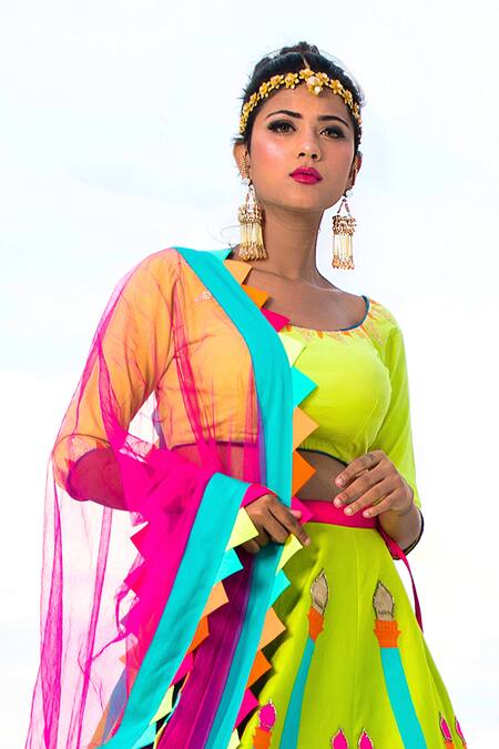 Xoxo Apurva Green Silk Chanderi U Neck Embroidered Lehenga Set at Aza Fashions Xoxo Apurva_Green Silk Chanderi U Neck Embroidered Lehenga Set _at_Aza_Fashions