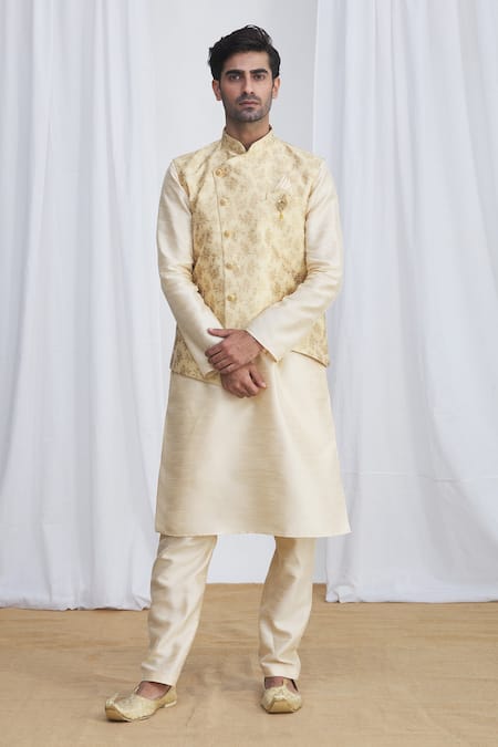 Samyukta Singhania Asymmetric Bundi & Kurta Set 