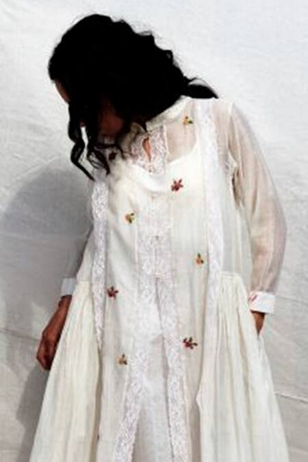 Buy_Dhaari_White 50 % Cotton, 50% Silk Handwoven Gathered Dress With Inner _Online_at_Aza_Fashions