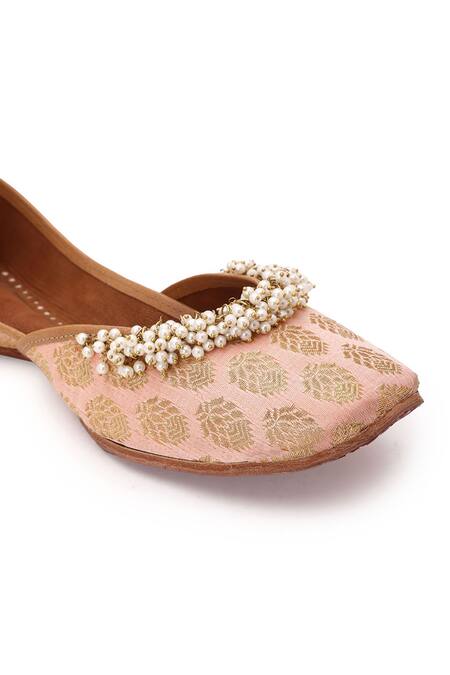 5elements_Peach Floral Zari Brocade Embellished Juttis _Online_at_Aza_Fashions