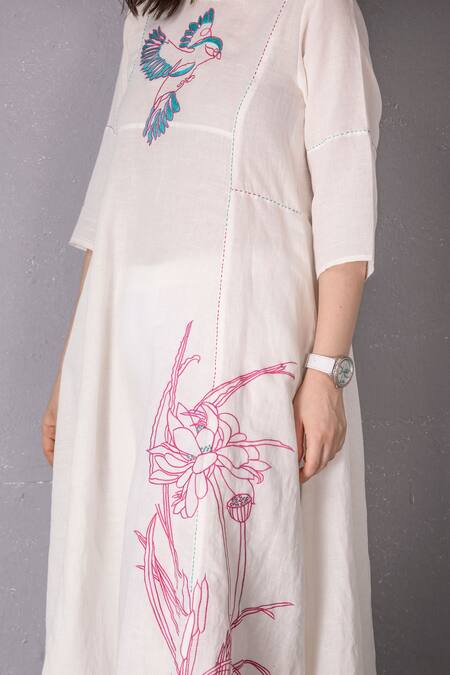 Shop Tanu Malhotra White Cotton, Linen Embroidery Round Neck Placed Bird Pattern Tunic And Pant Set Online at Aza Fashions Shop_Tanu Malhotra_White Cotton, Linen Embroidery Round Neck Placed Bird Pattern Tunic And Pant Set _Online_at_Aza_Fashions