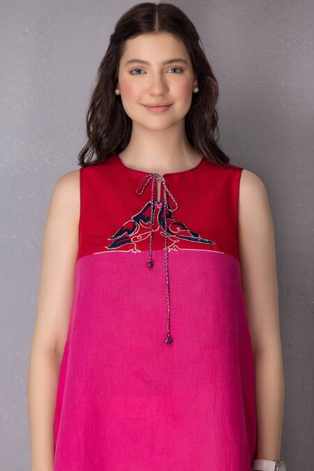 Tanu Malhotra Pink Cotton, Linen Embroidery Keyhole Colour Block Straight Tunic And Pant Set at Aza Fashions Tanu Malhotra_Pink Cotton, Linen Embroidery Keyhole Colour Block Straight Tunic And Pant Set _at_Aza_Fashions