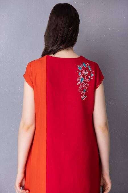Tanu Malhotra Red Cotton, Linen Embroidery Button-down Neck Colour Block Tunic With Pant at Aza Fashions Tanu Malhotra_Red Cotton, Linen Embroidery Button-down Neck Colour Block Tunic With Pant _at_Aza_Fashions