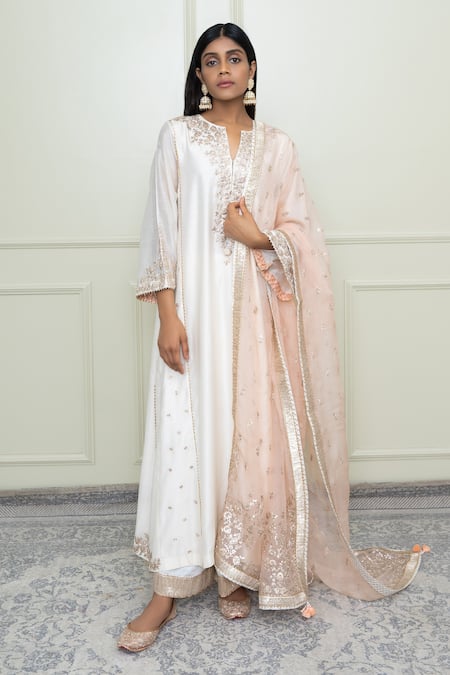 Sheetal Batra White Silk Chanderi Embroidery Notched Choga Kurta Set 