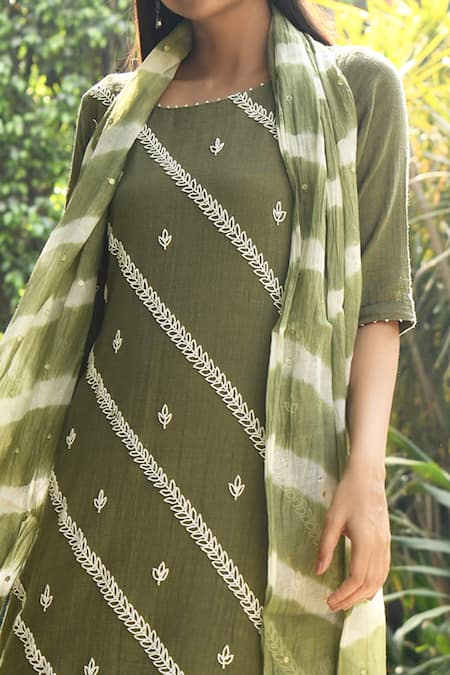 Rekha Agra_Green Cotton Slub, Flat Chiffon Round Layered Long Kurta With Dupatta _Online_at_Aza_Fashions