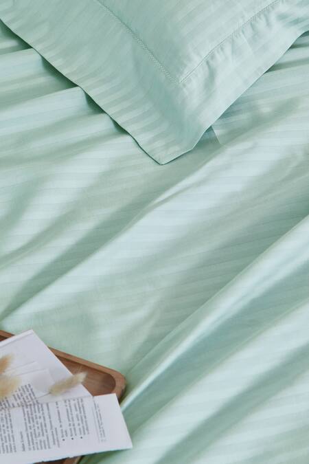 Houmn_Green Cotton - 300 Thread Count Tree Stitch Plain Bedsheet - Of 3_Online_at_Aza_Fashions