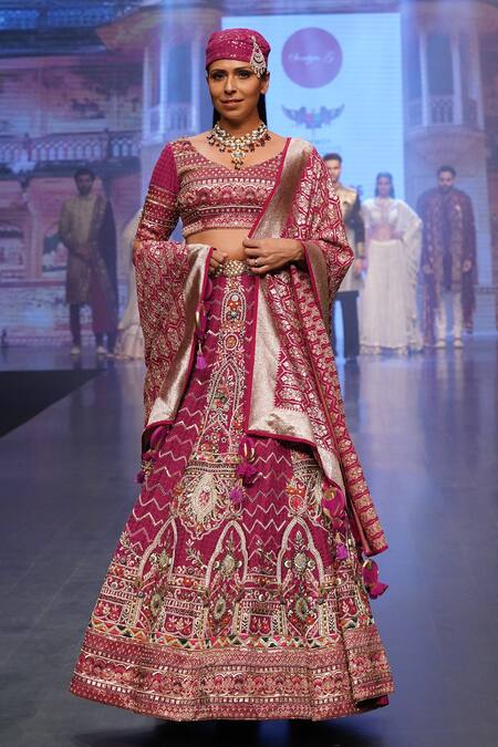 Buy_Soniya G_Coral Pure Silk Blend Aari Work, V Neck Embroidered Bridal Lehenga Set _Online_at_Aza_Fashions