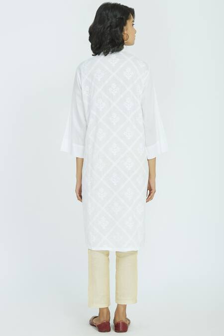 Shop Rajesh Pratap Singh White Embroidered Kurta at Aza Fashions Shop_Rajesh Pratap Singh_White Embroidered Kurta_at_Aza_Fashions