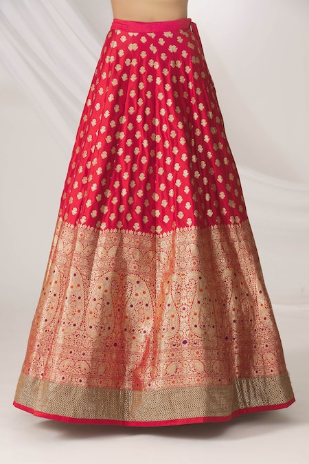 Shop Jayanti Reddy Red Banarasi Lehenga Set Online at Aza Fashions Shop_Jayanti Reddy_Red Banarasi Lehenga Set _Online_at_Aza_Fashions