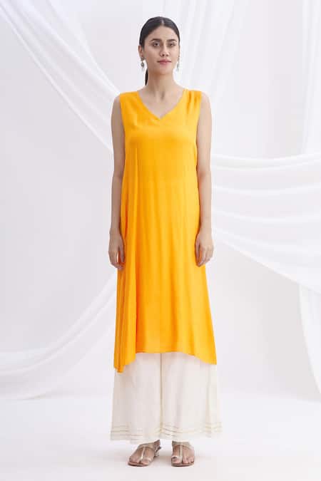 Nachiket Barve_Yellow Chanderi Silk Mandarin Collar Kurta_Online_at_Aza_Fashions