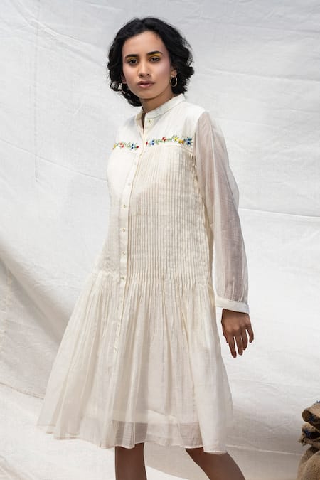 Dhaari White 50% Silk Handwoven Dress With Inner 